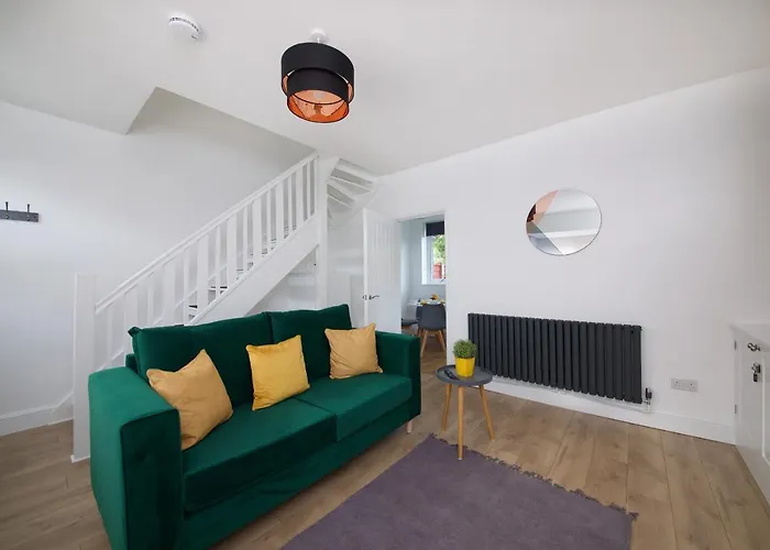 Thomson House - Air Host & Stay - 2 Mins To Town